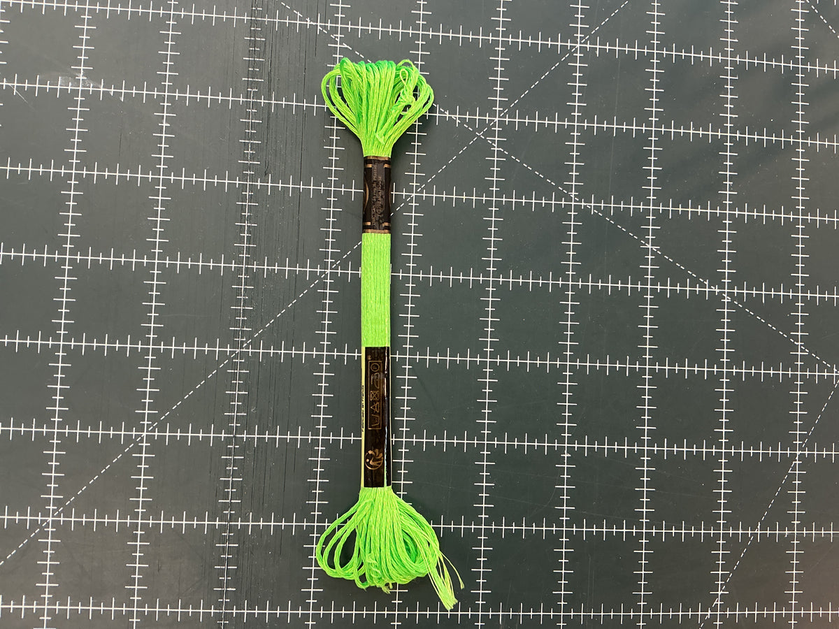900+ DMC Embroidery Floss