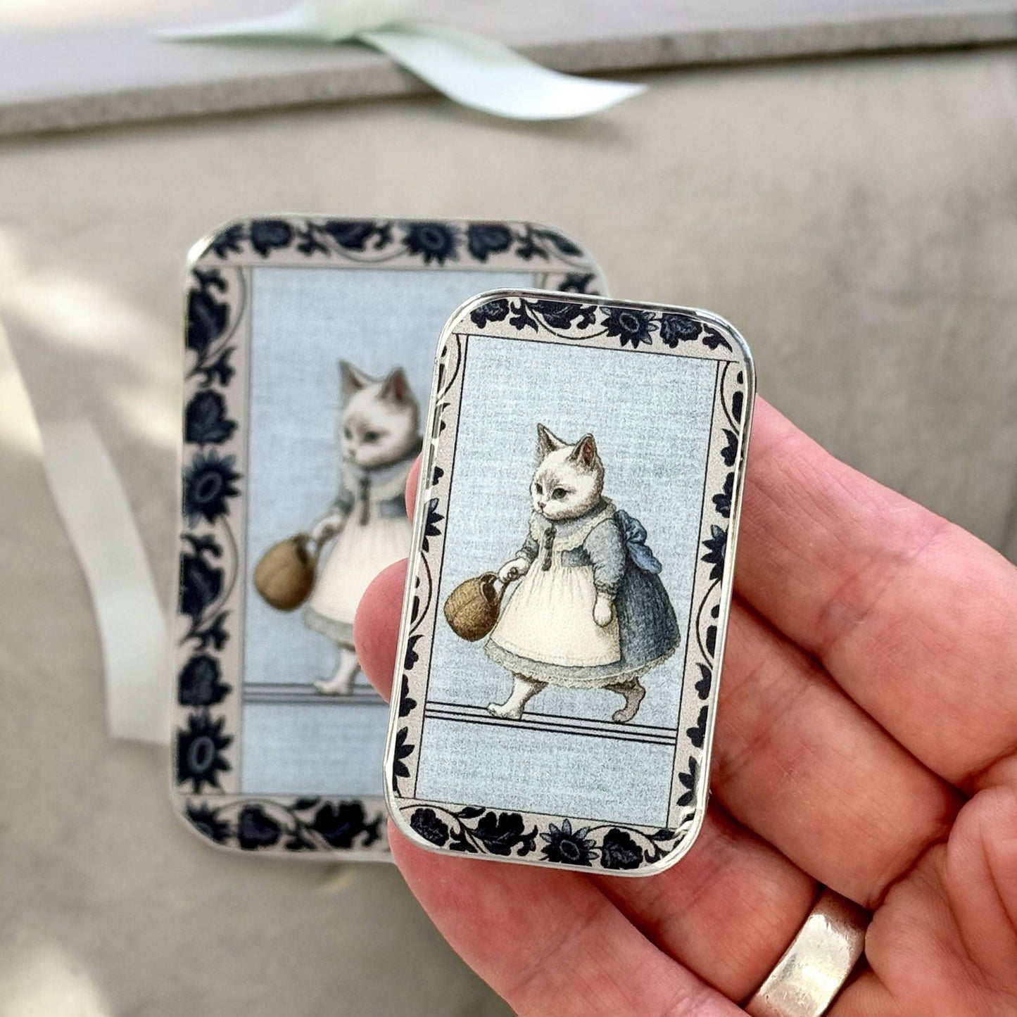 Kitty notions tin - homesewn
