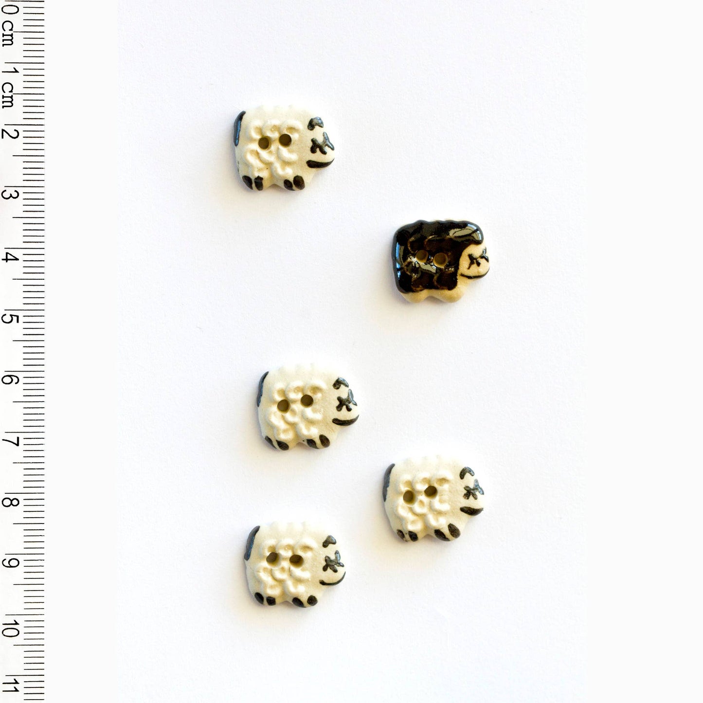L140 Sheep Buttons - homesewn