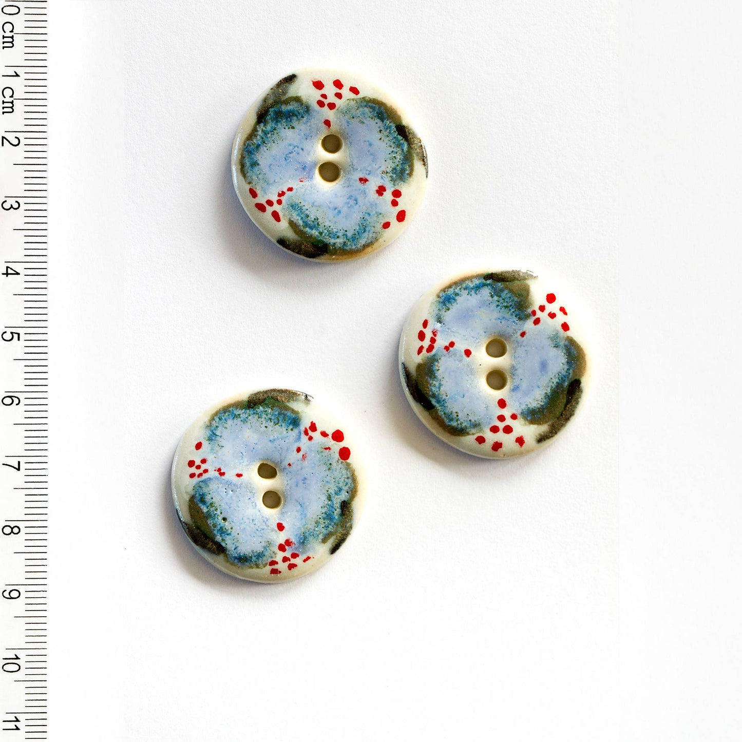 L419 Stunning Floral Buttons - homesewn