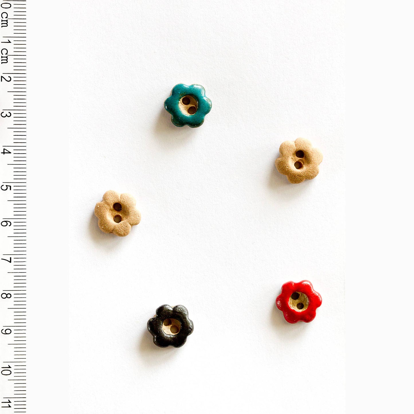 L563 Flower Buttons - homesewn