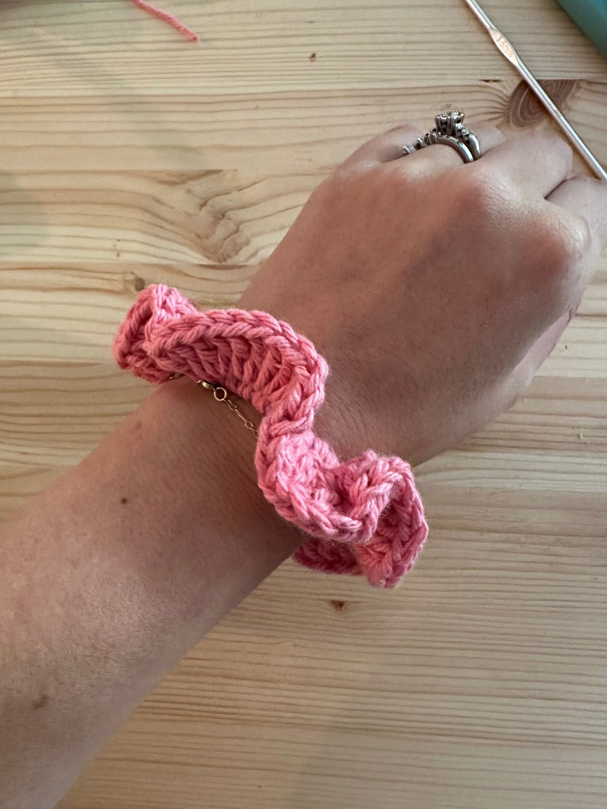 Learn to Crochet: Scrunchie - homesewn