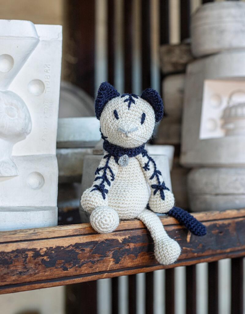 Moira the Cat Figurine Crochet Kit - homesewn