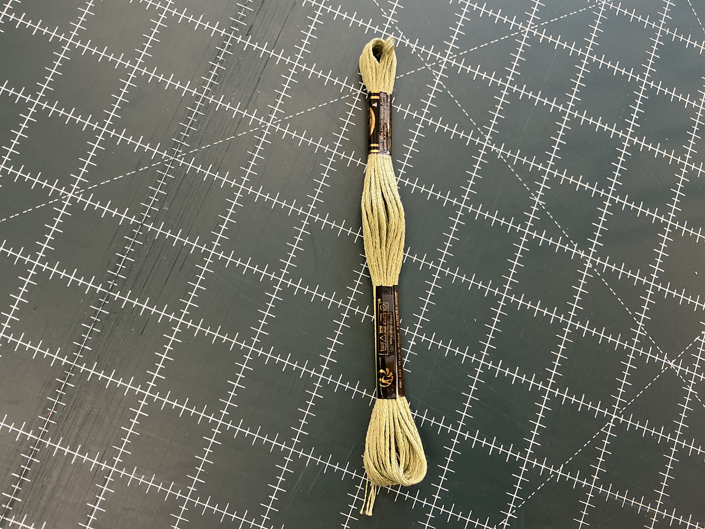 900+ DMC Embroidery Floss