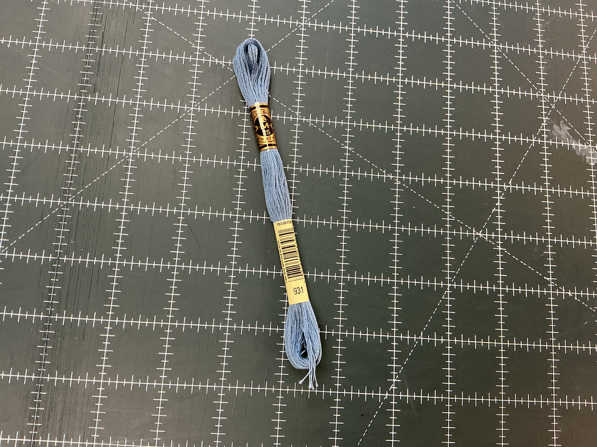 900+ DMC Embroidery Floss