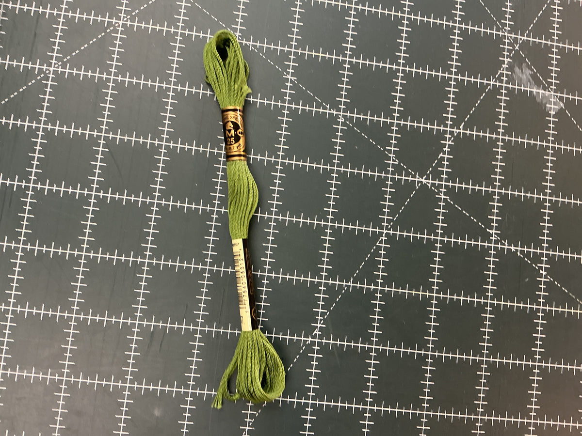 900+ DMC Embroidery Floss