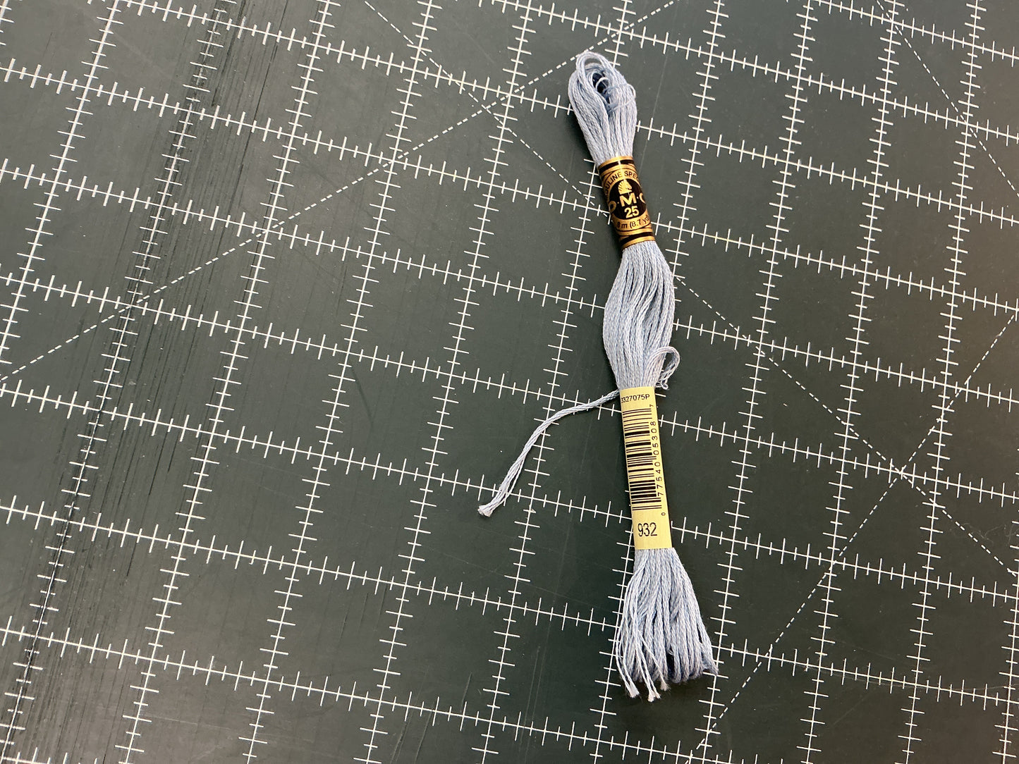 900+ DMC Embroidery Floss