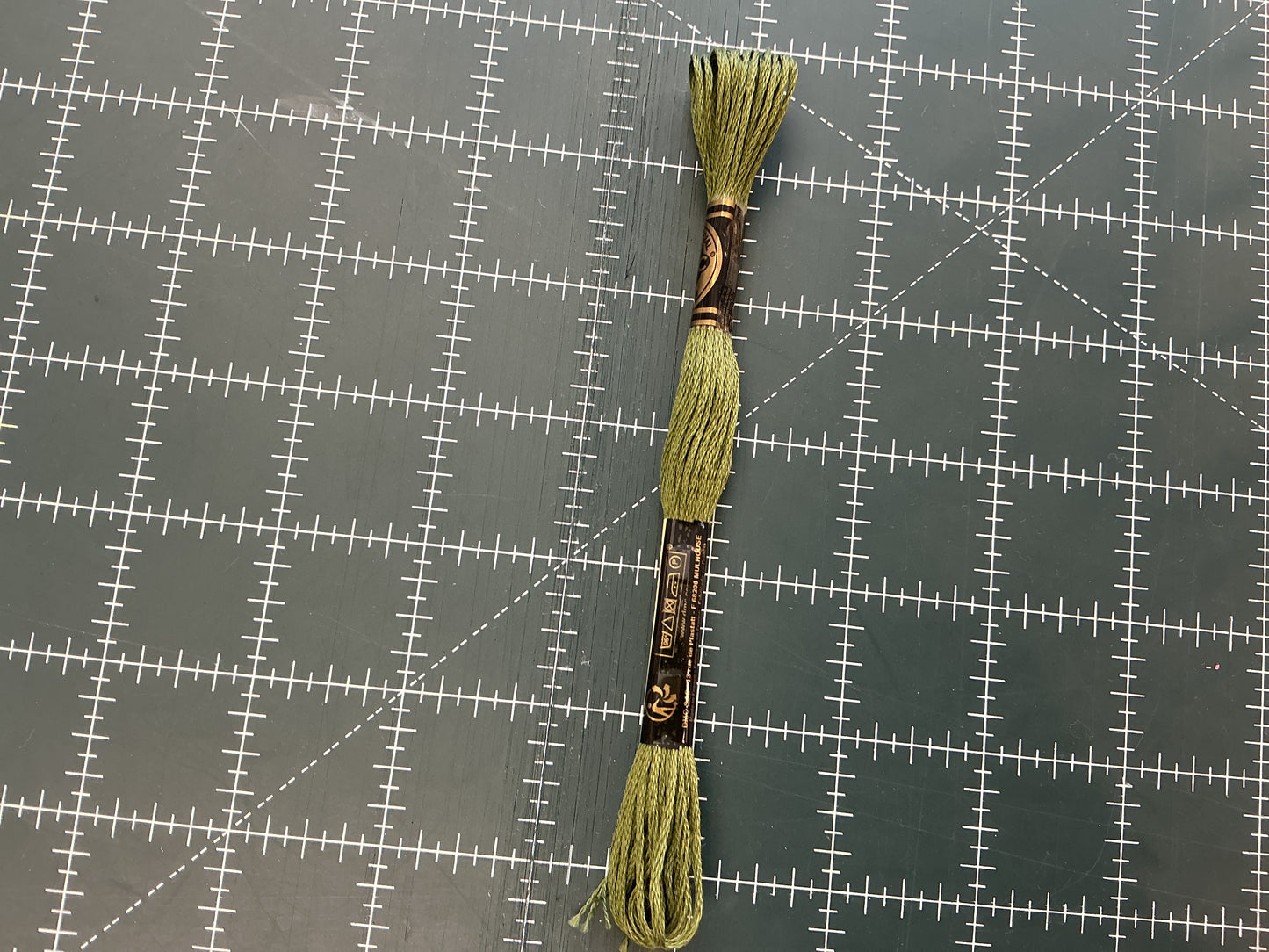 900+ DMC Embroidery Floss