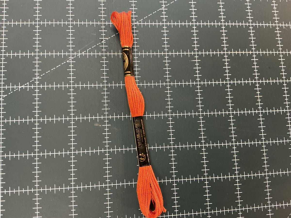 900+ DMC Embroidery Floss