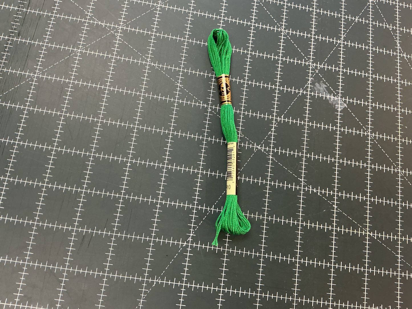 900+ DMC Embroidery Floss