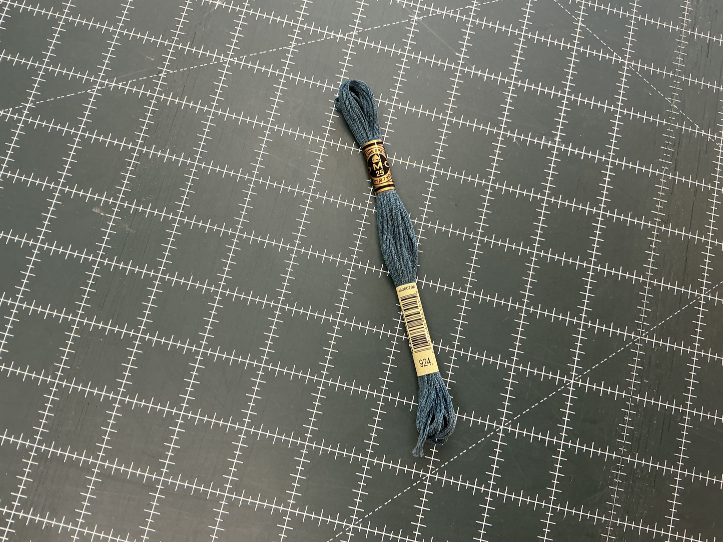 900+ DMC Embroidery Floss