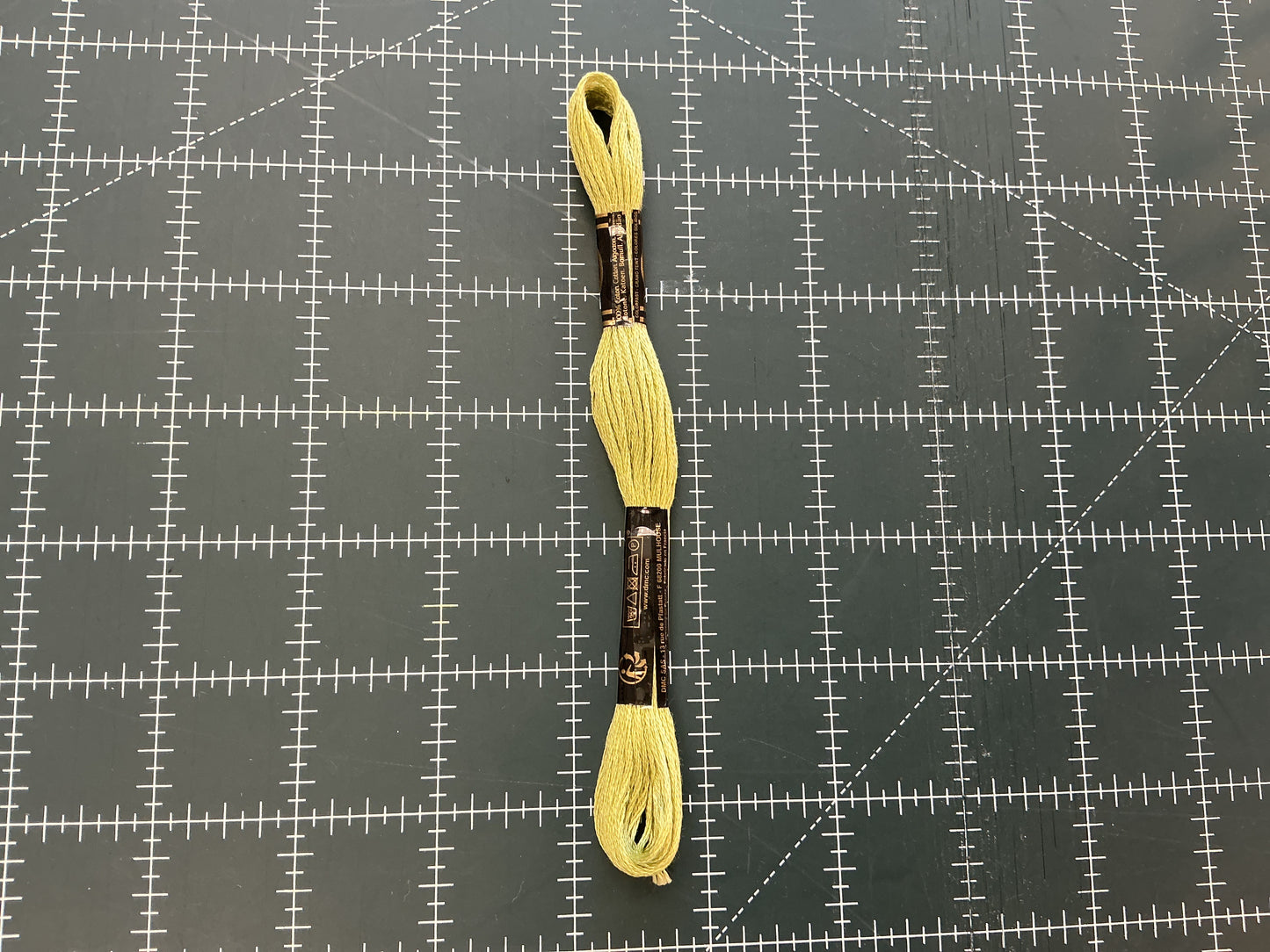 900+ DMC Embroidery Floss