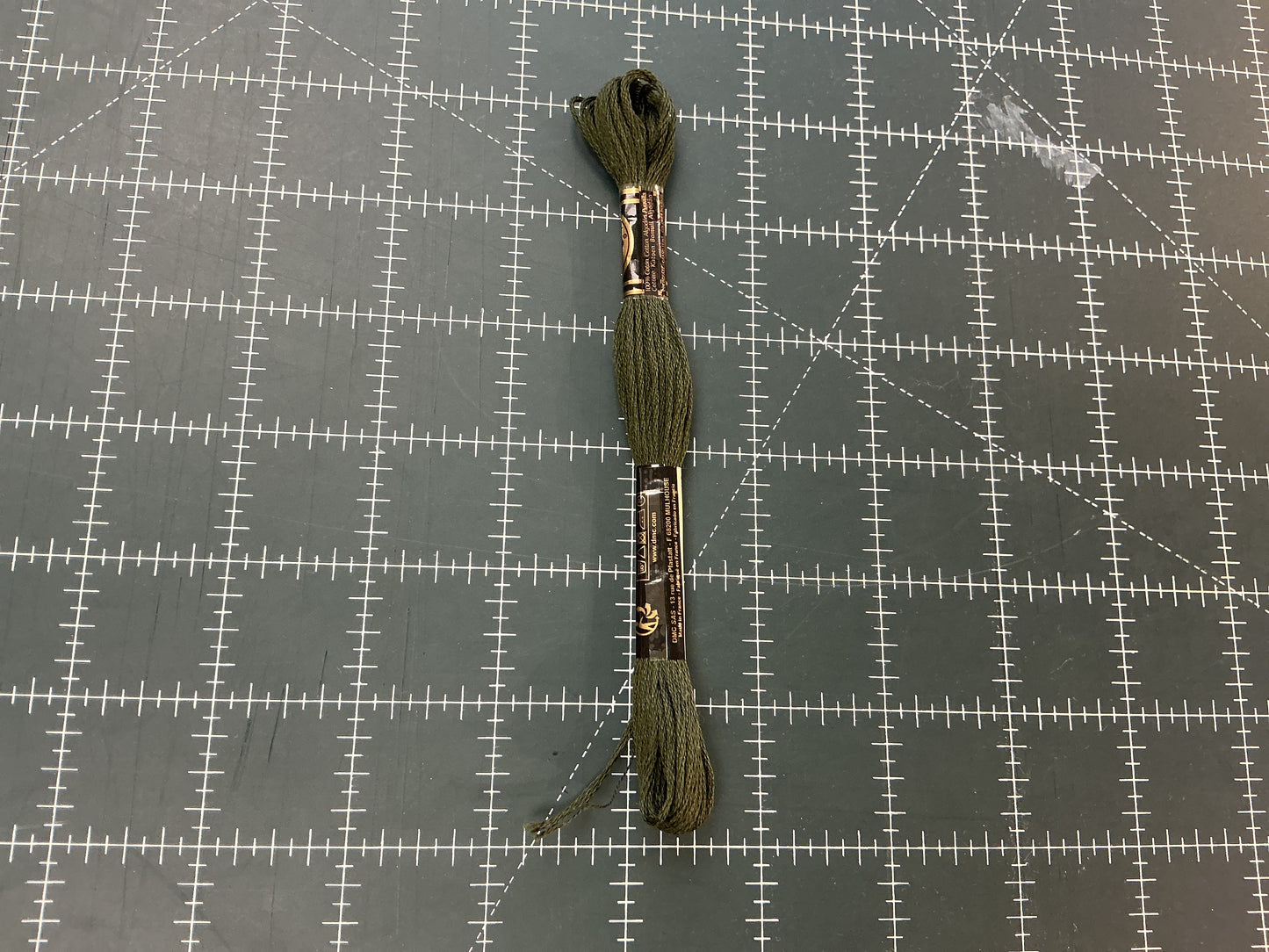 900+ DMC Embroidery Floss