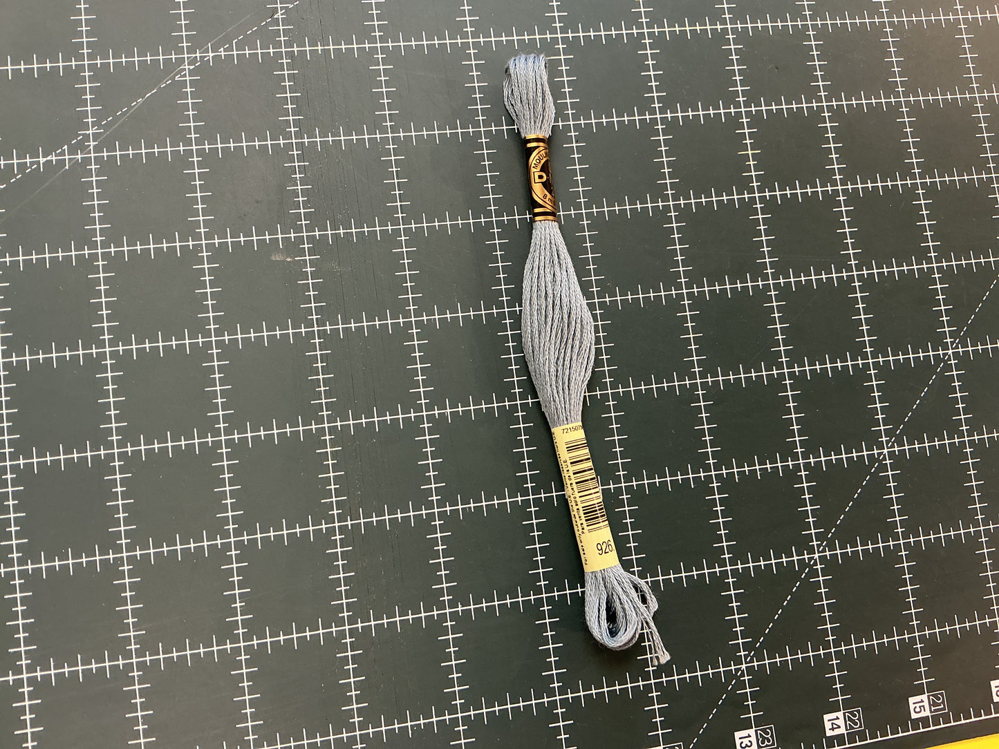900+ DMC Embroidery Floss