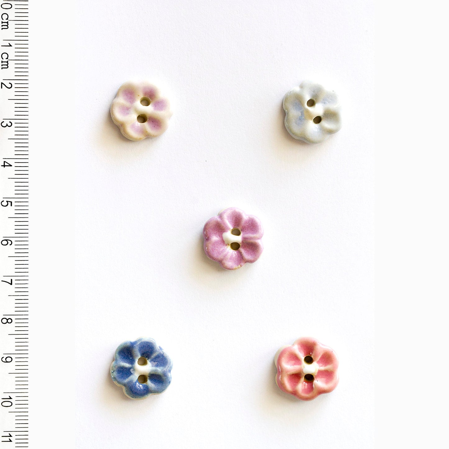 L572 Flower Buttons