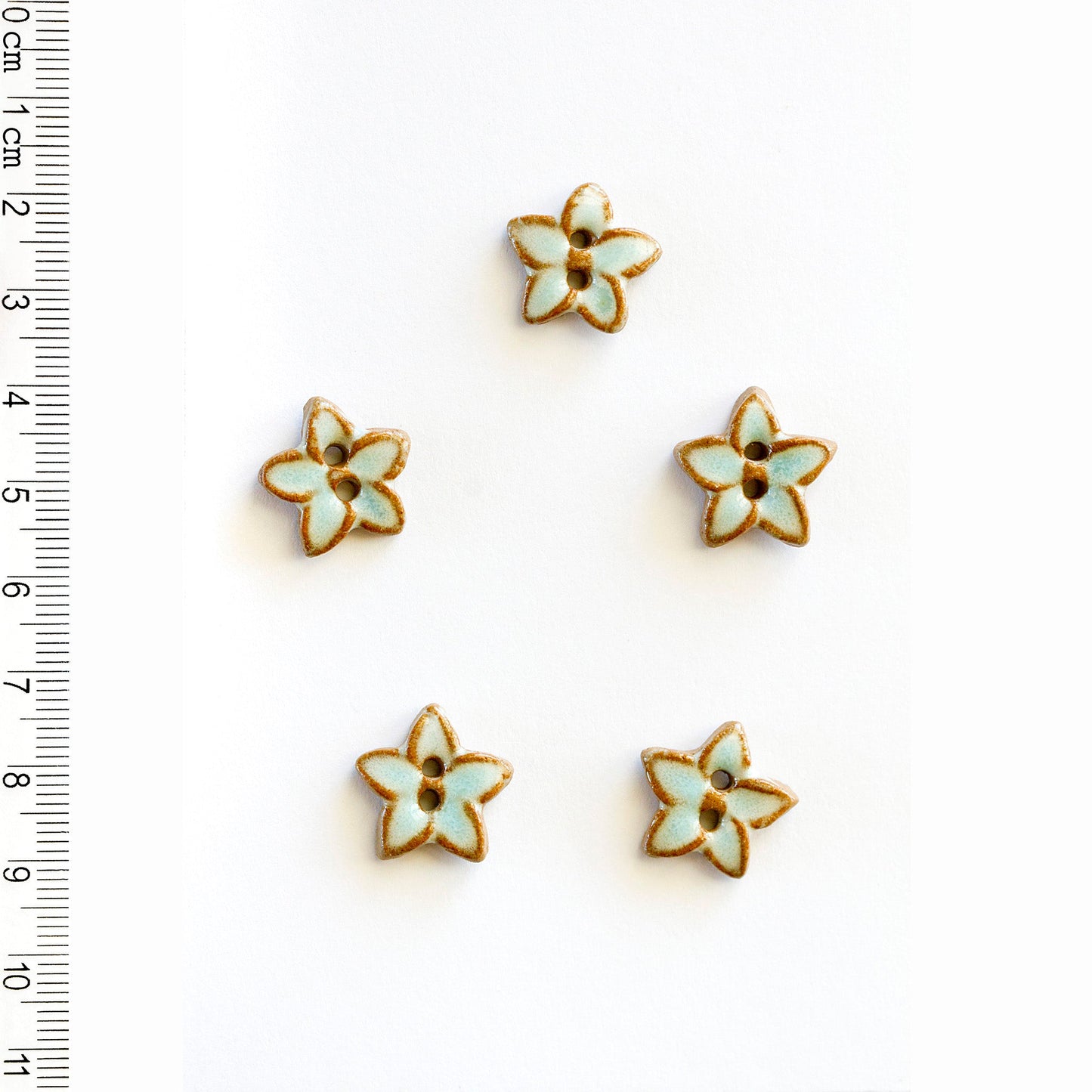 L605 Star Floral Buttons