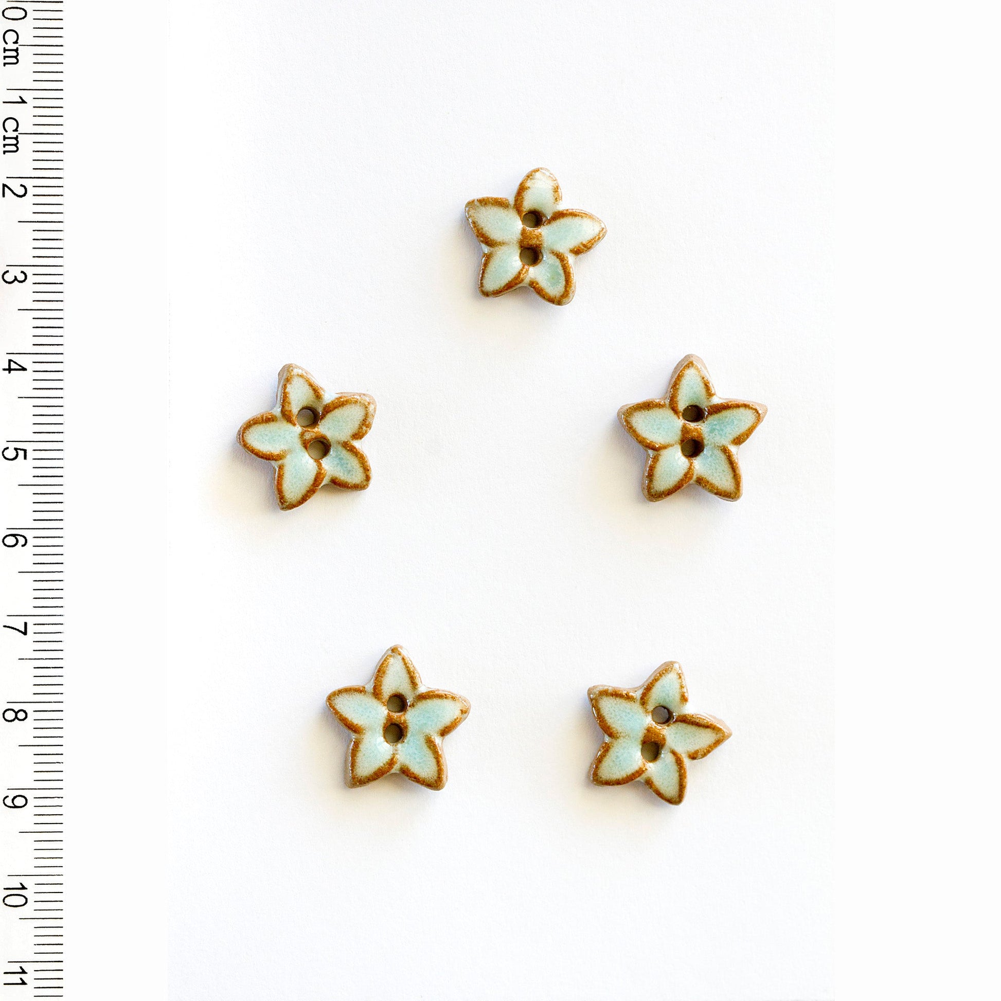 L605 Star Floral Buttons