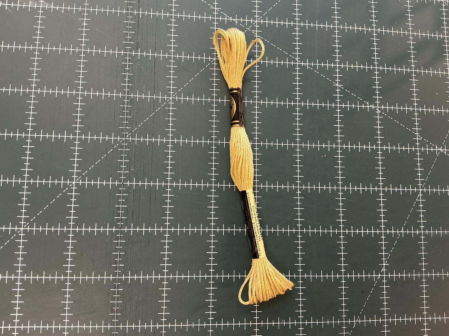 900+ DMC Embroidery Floss