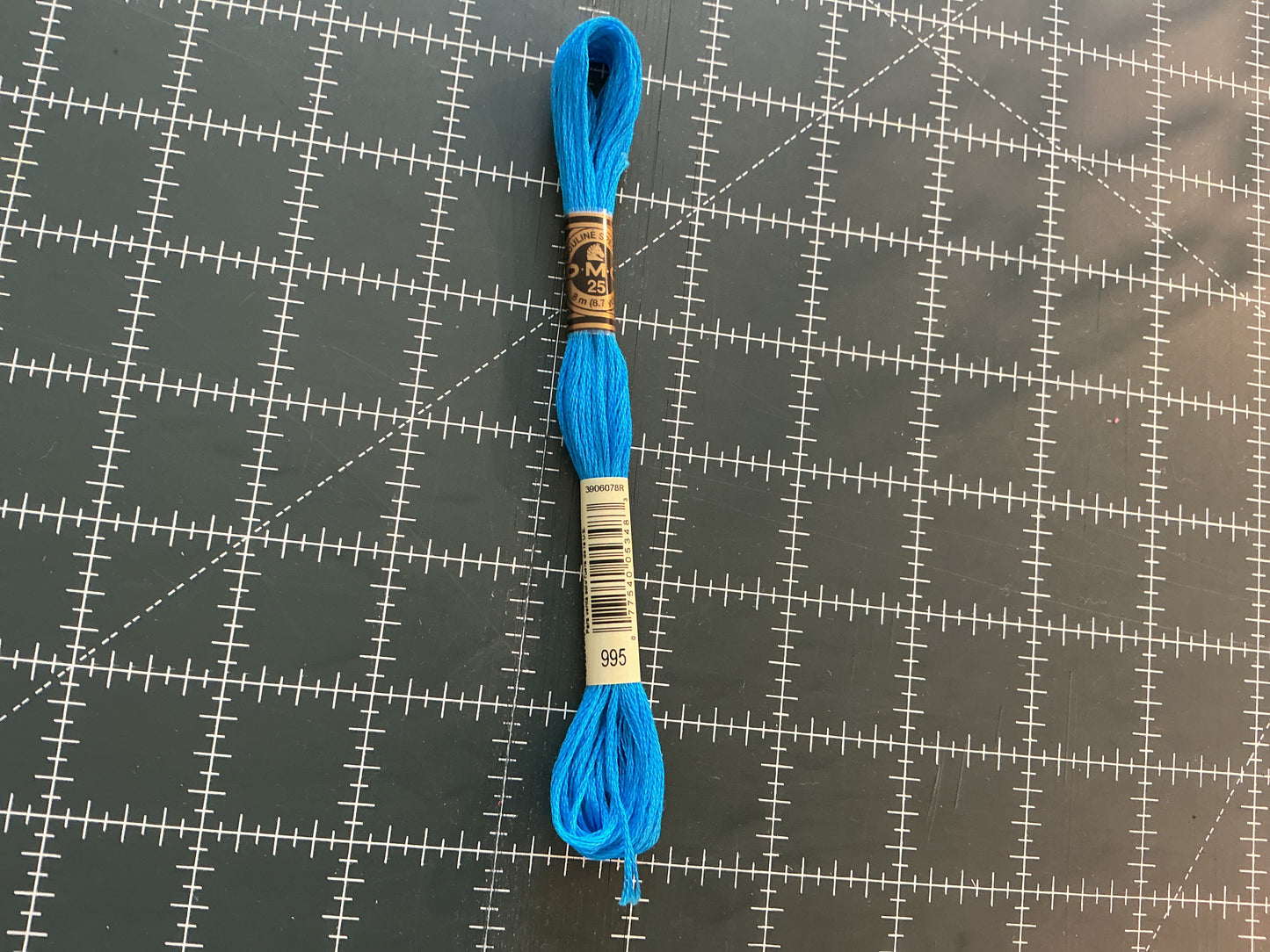 900+ DMC Embroidery Floss