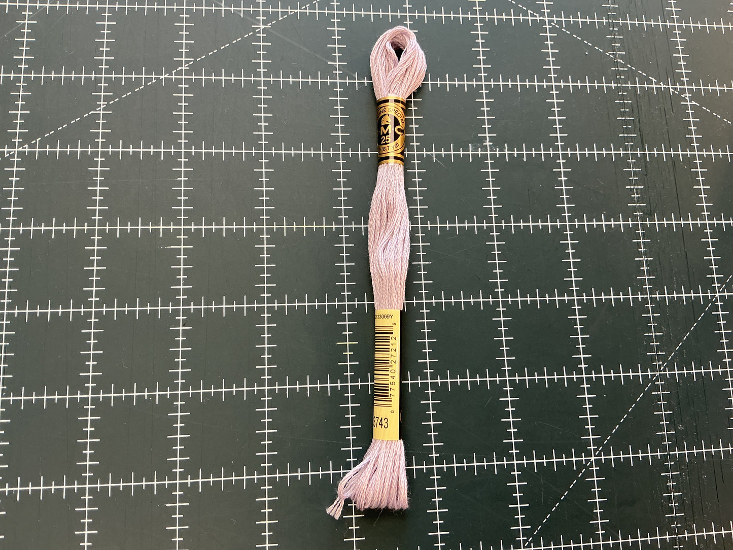 900+ DMC Embroidery Floss