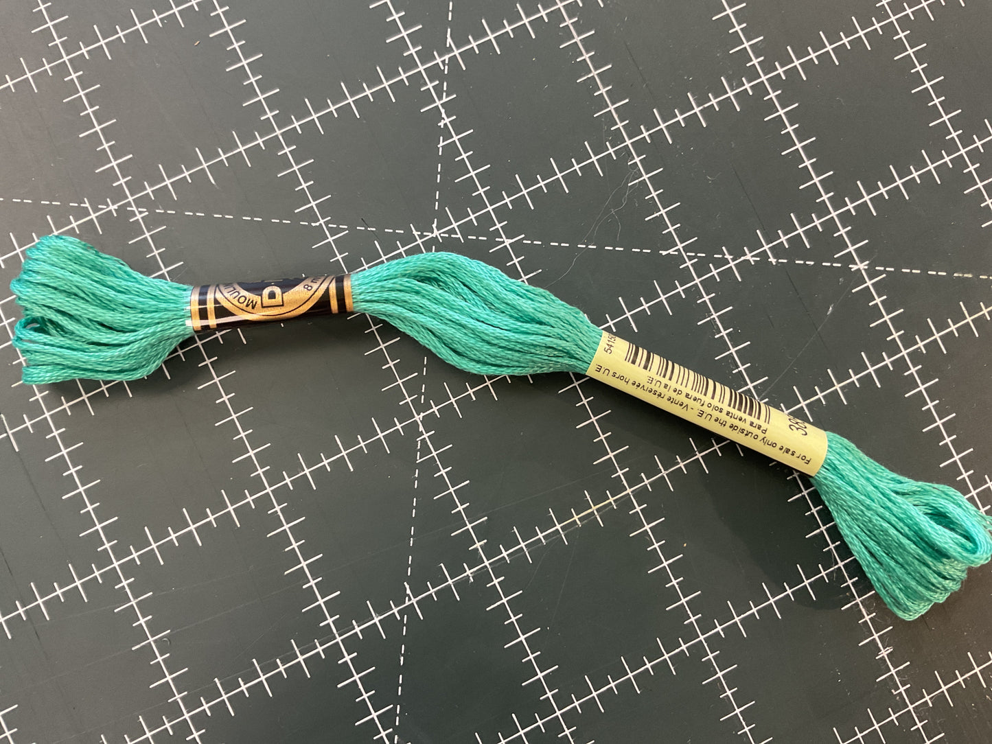 900+ DMC Embroidery Floss