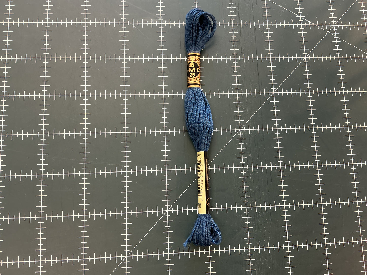 900+ DMC Embroidery Floss