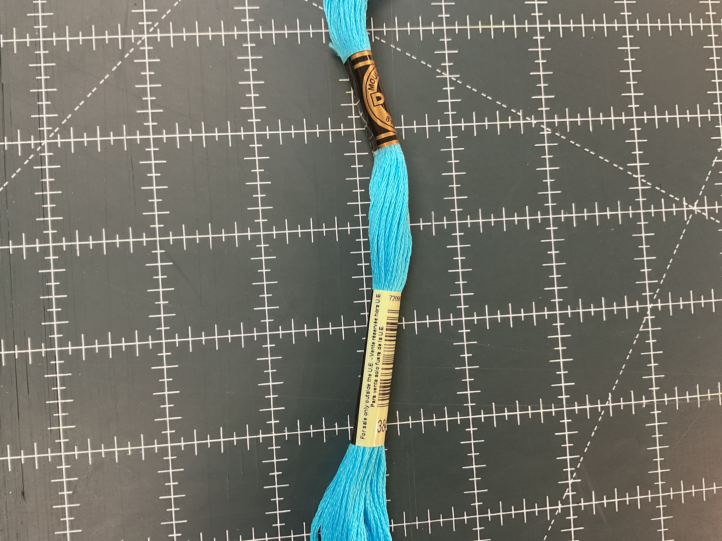 900+ DMC Embroidery Floss