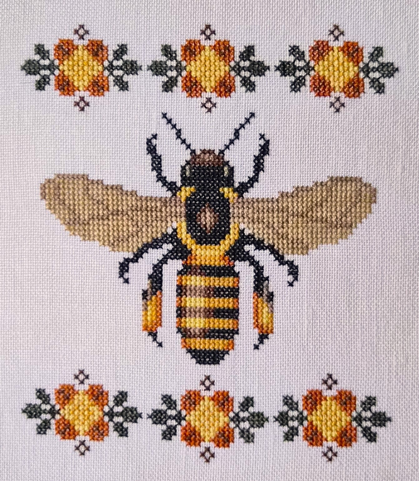 Honey Bee cross stitch pattern by The Artsy Housewife