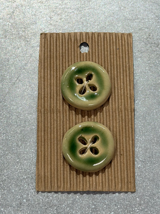 L600 Green Floral Buttons