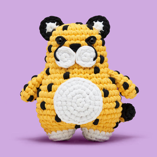 Suri the Cheetah Crochet Kit - The Woobles