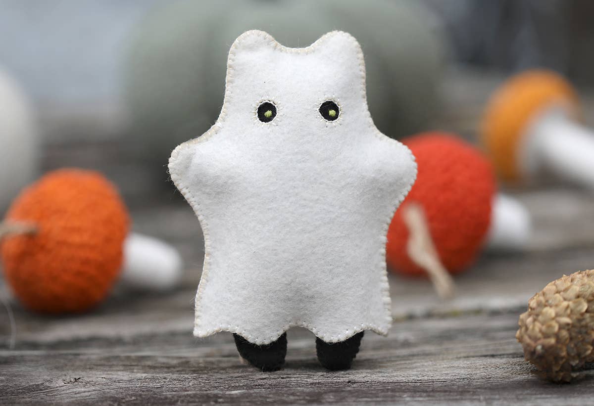 Ghost Cat Felt Doll Kit - homesewn