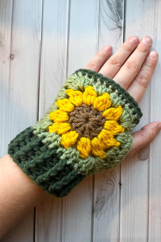 Granny Square Fingerless Gloves Class