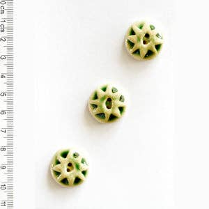 L597 Green Star Buttons - homesewn