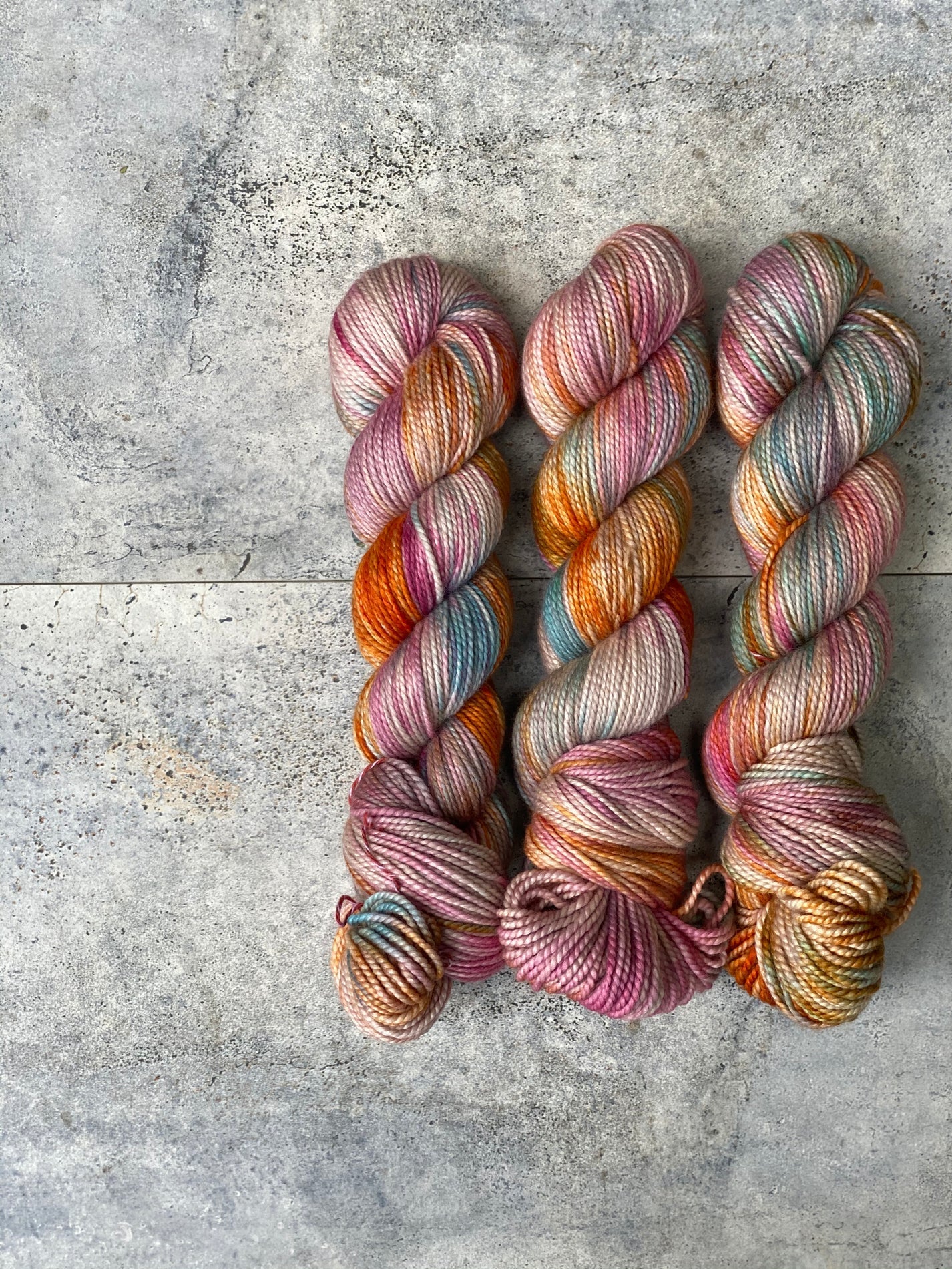 Mama Bear DK - 45% Baby Alpaca/45% 19.5 Micron Merino/10% Mulberry Silk - homesewn