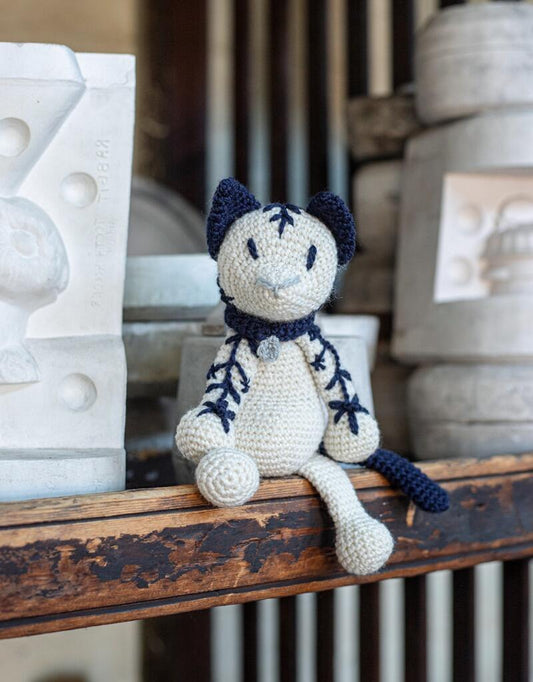 Moira the Cat Figurine Crochet Kit - homesewn
