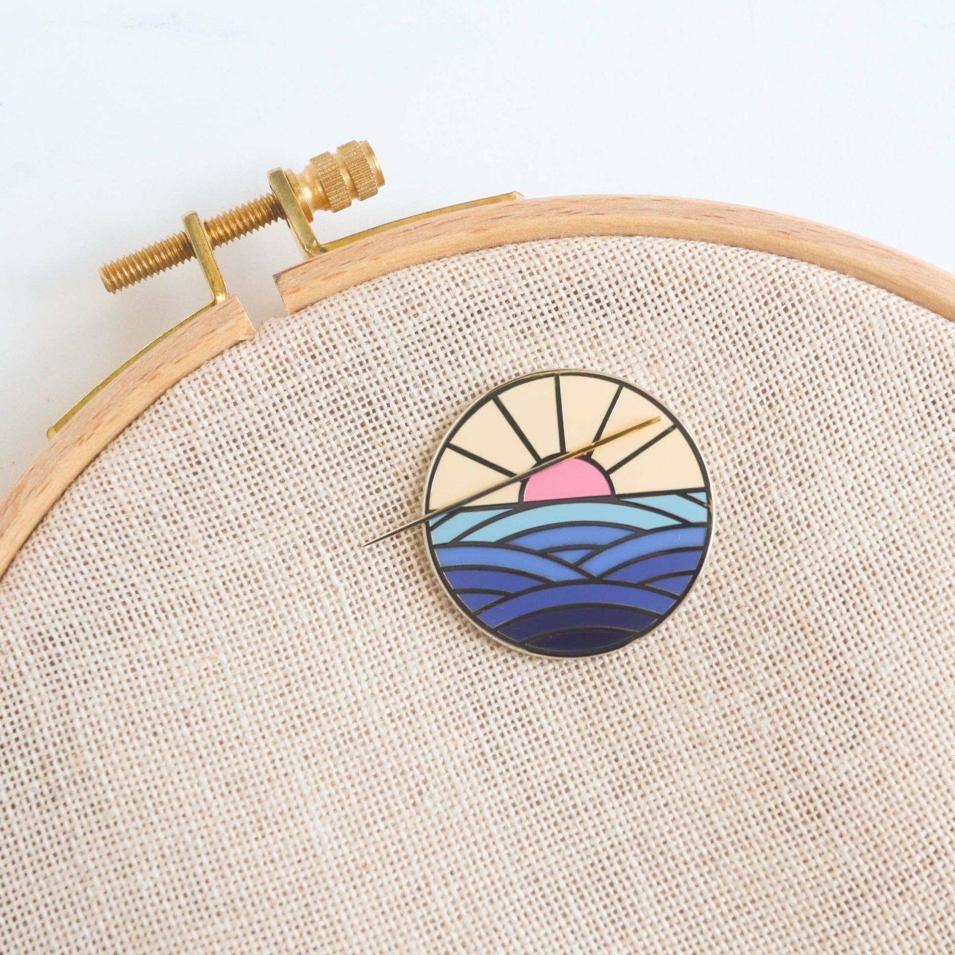 Pink Horizon Magnetic Needle Minder - homesewn