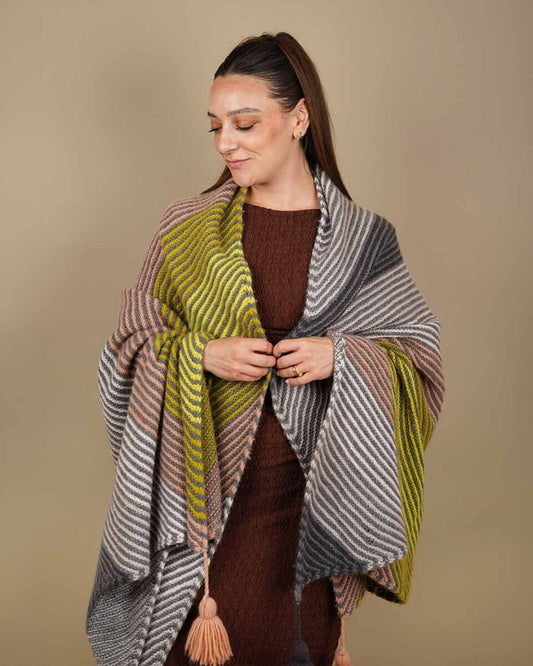 Cozy blanket or scarf by Önling, knitting pattern