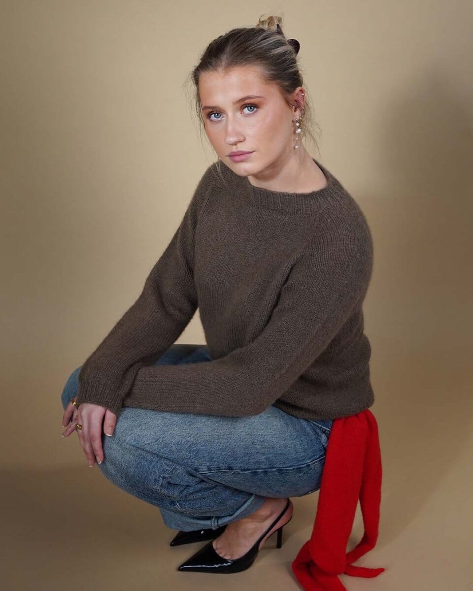 Easy Peasy Raglan Sweater w. long sleeves by Önling, No 1 knitting kit