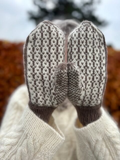 MGL OPSKRIFT Gaby Mittens, knitting pattern Knitting patterns Inge - Lis Holst