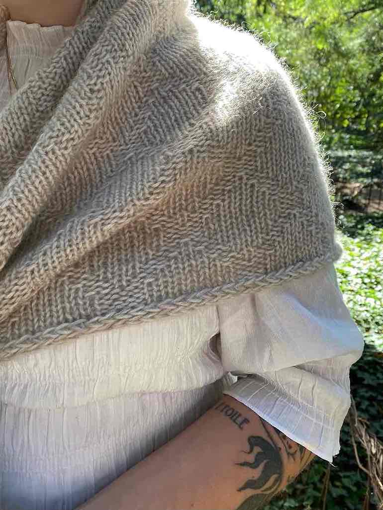 Luna shawl, knitting pattern Knitting patterns Inge - Lis Holst
