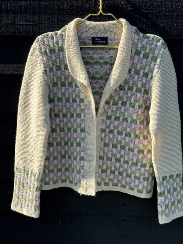 Napoli jacket by Hanne Falkenberg, No 20 knitting kit Knitting kits Hanne Falkenberg