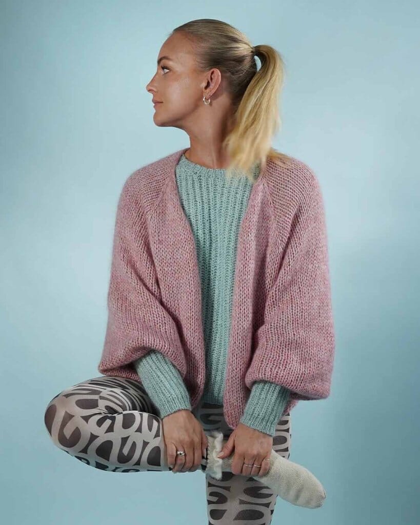 Easy Peasy Chunky Cardigan, No 12 + silk mohair strikkekit (4 farver)