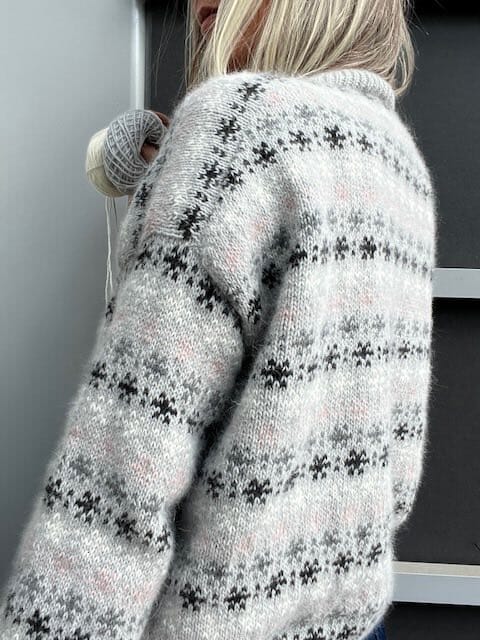 KLADDE OBS MÆNGDER Rikke Bloom Sweater by Rikke Jönsson, knitting pattern (UK) Knitting patterns Rikke Jönsson